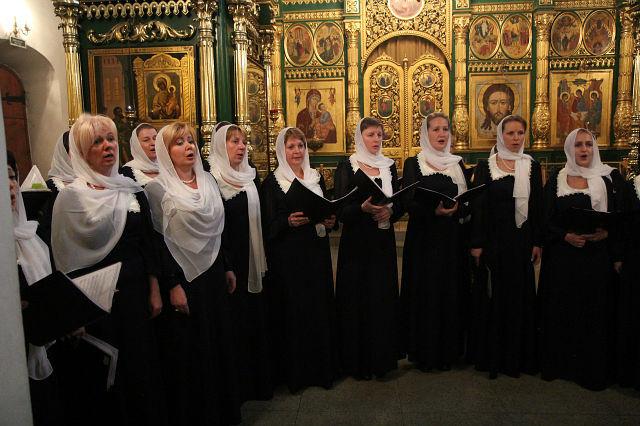 Zhar-Sokol chor in Orthodox church, Moscow
