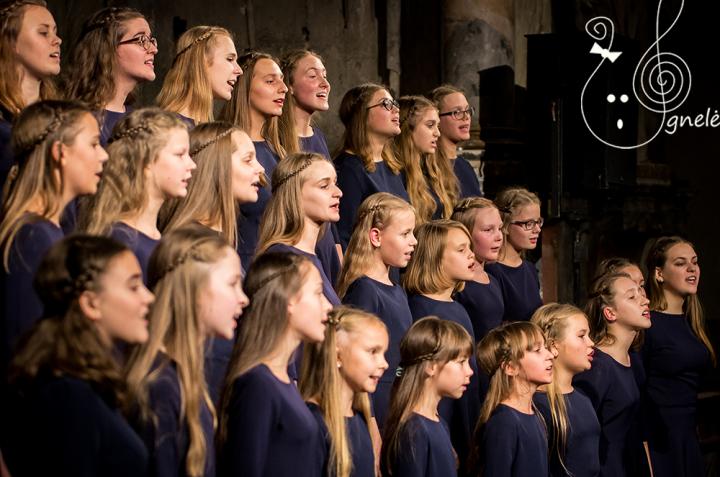 Children's choir Ugnele