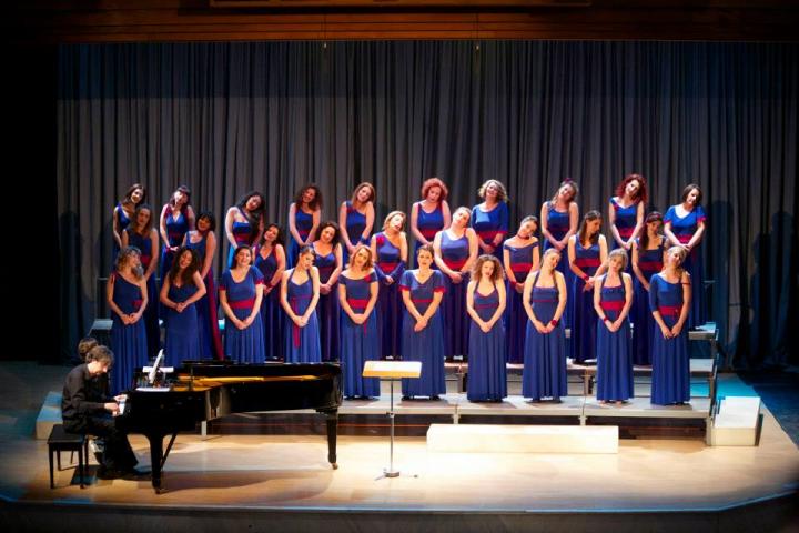 InDONNAtion Female Choir